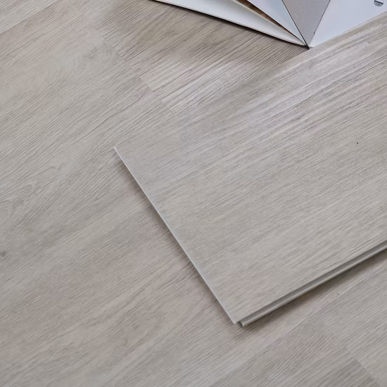 방수 플라스틱 UV 코팅 Ridid Core Spc PVC 비닐 바닥재 클릭 실내